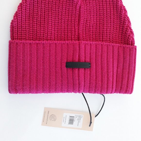 NWT - REBECCA MINKOFF SOFT RIBBED BEANIE WITH EMBROIDERED STARS - Picture 4 of 4